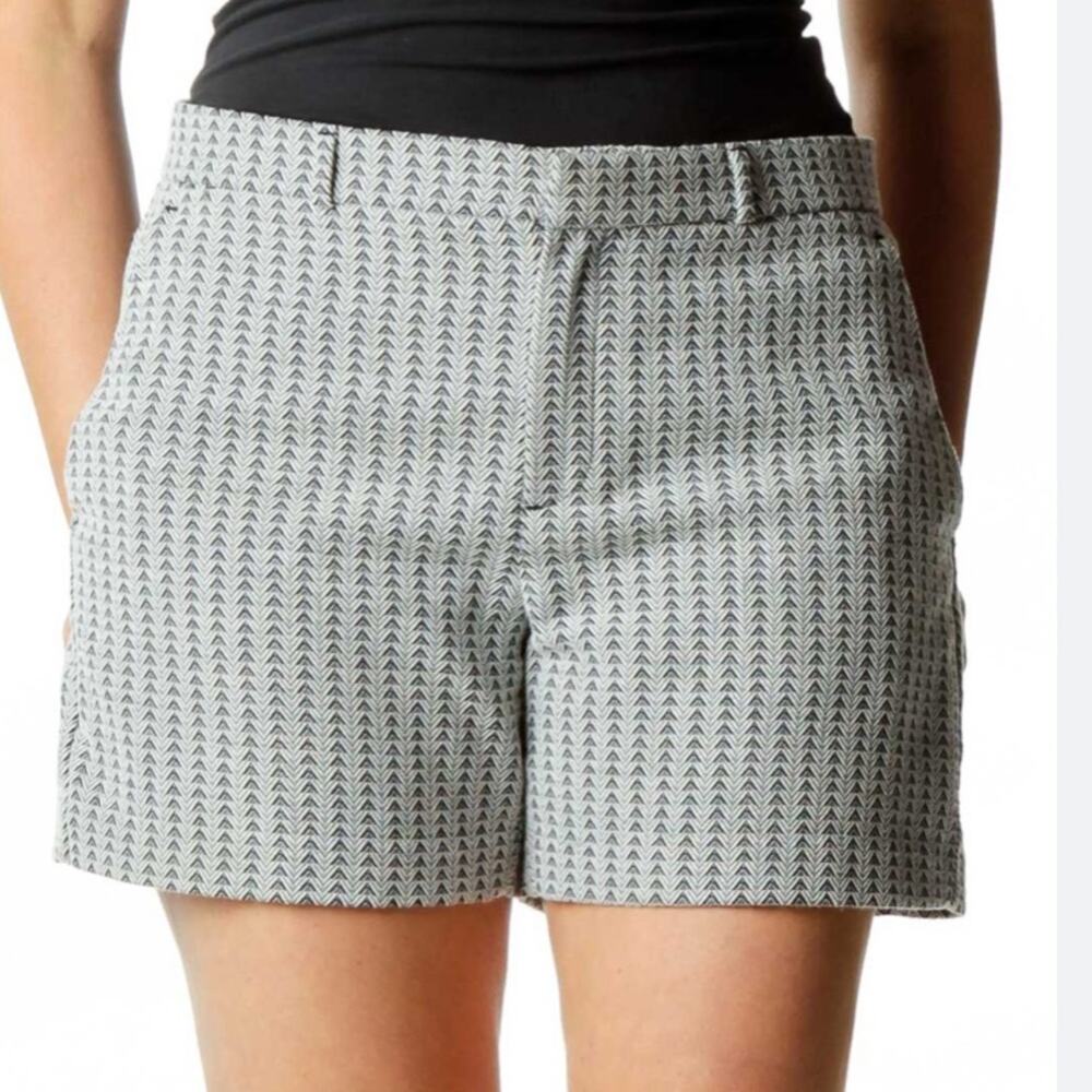 Banana Republic Tailored Shorts Black White Size 4 NWOT Textured Chevron Print
